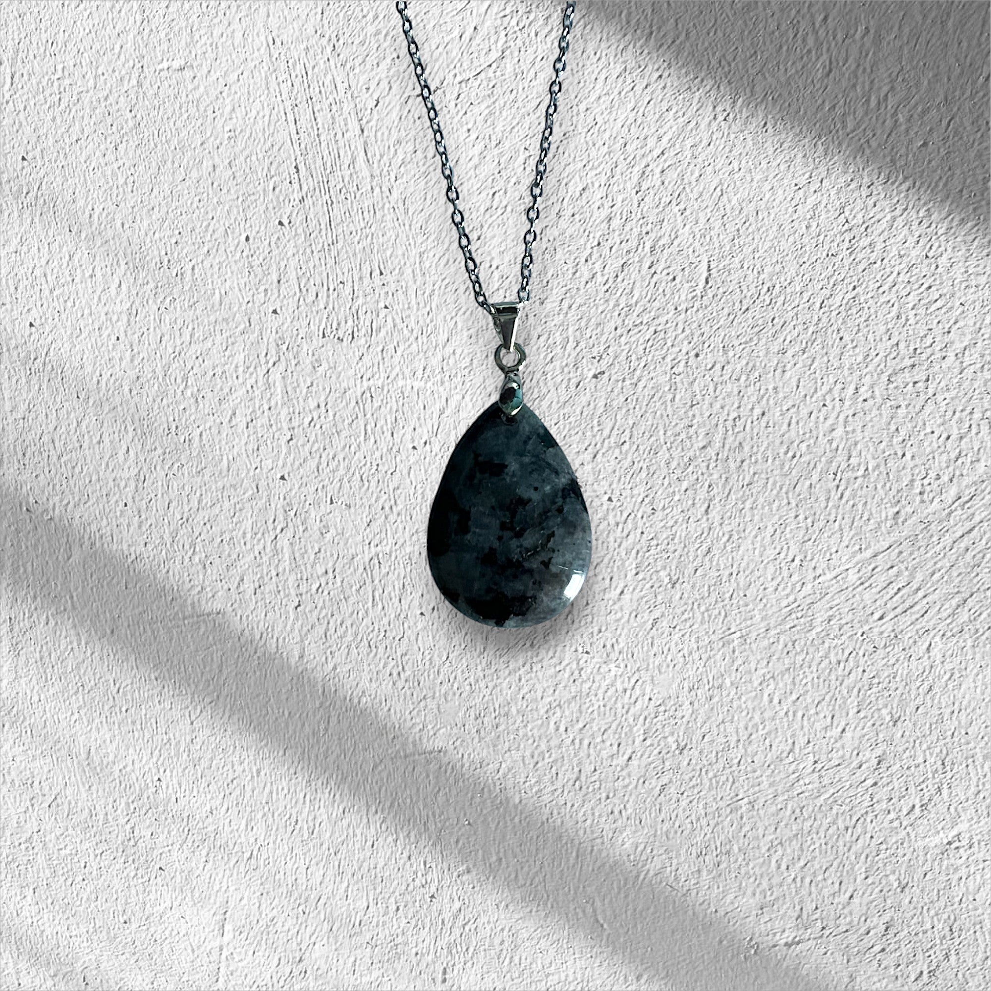 COLLIER LABRADORITE